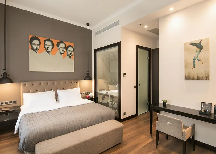 Hotel Quentin 4*