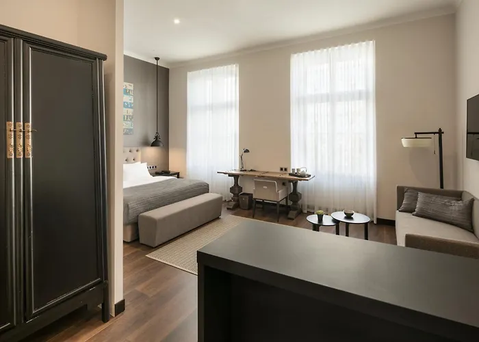 Quentin Hotel