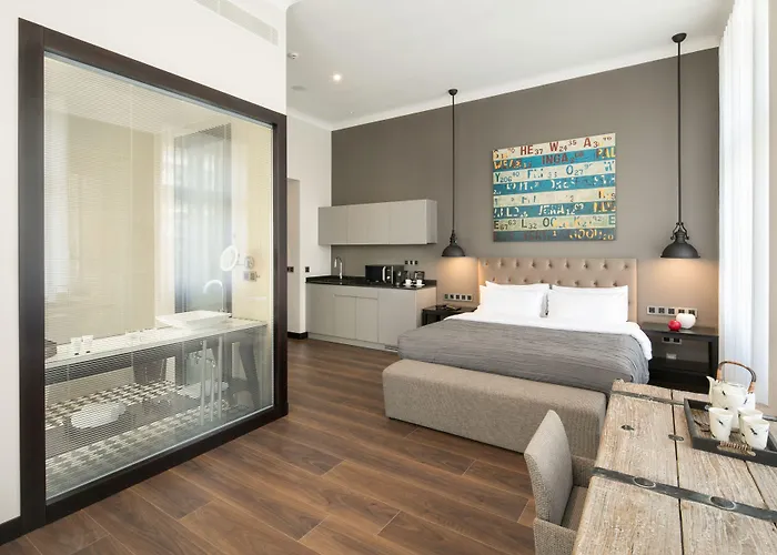 Hotel Quentin 4*