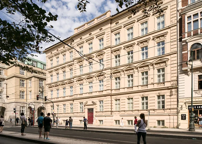 Hotel Quentin 4*