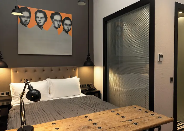Quentin Hotel 4*