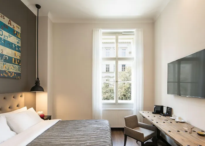 Hotel Quentin 4*